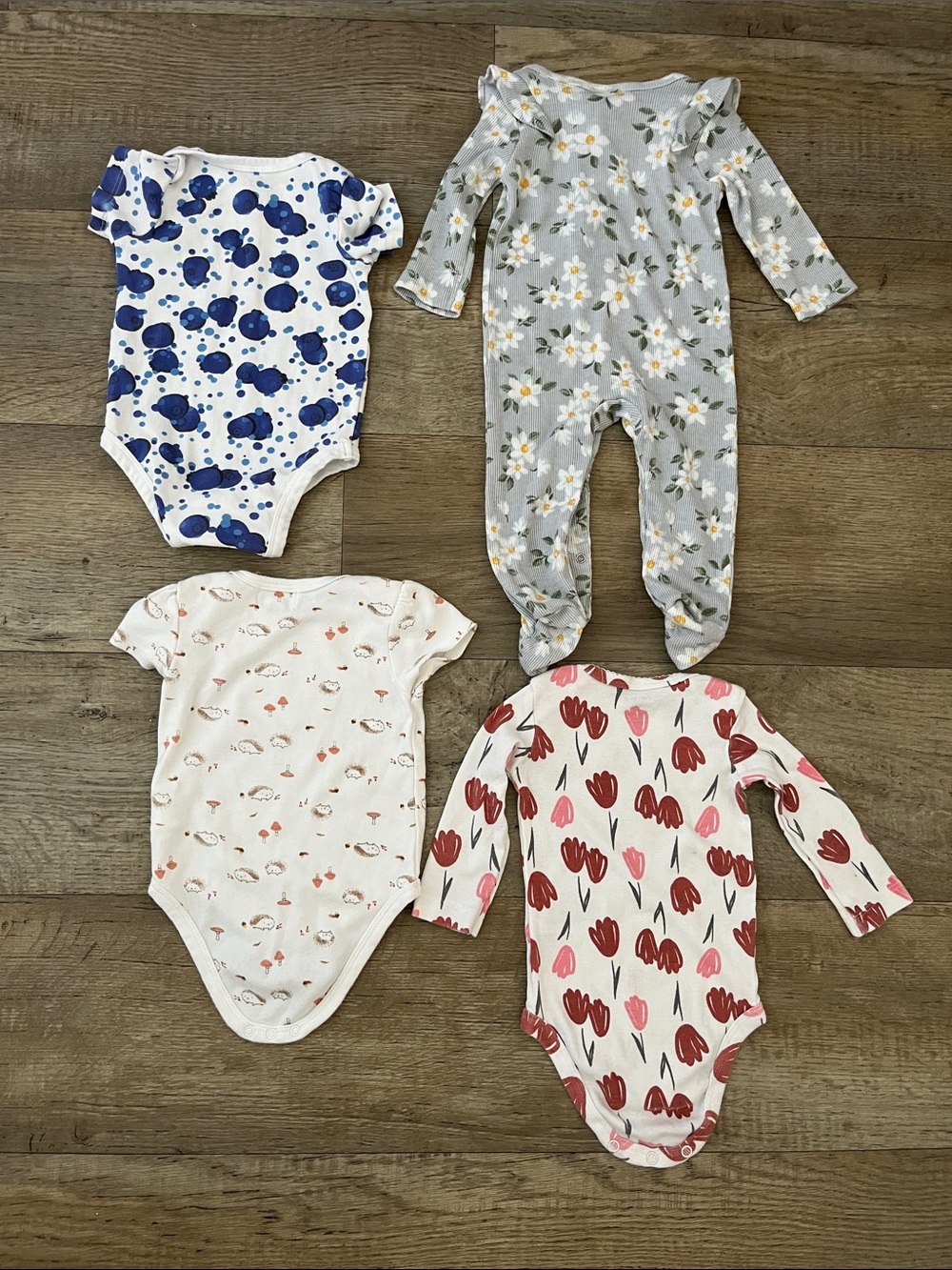 Bundle of Girls One-Piece Bodysuit Sleeper Set -Size 6-9 Months